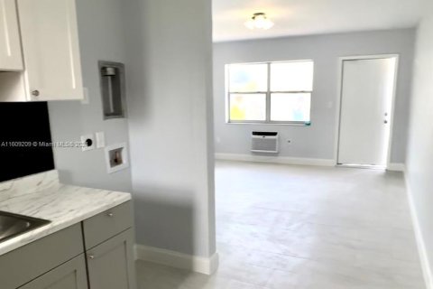 Immobilier commercial à vendre à Miami, Floride: 148.27 m2 № 1231146 - photo 6