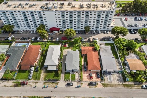 Immobilier commercial à vendre à Miami, Floride: 148.27 m2 № 1231146 - photo 25