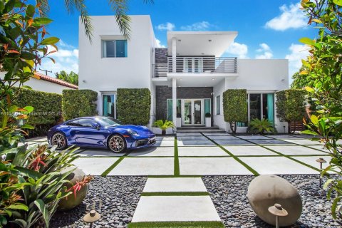 Casa en venta en Miami Beach, Florida, 4 dormitorios, 272.95 m2 № 1391547 - foto 1