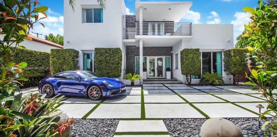 Casa en Miami Beach, Florida 4 dormitorios, 272.95 m2 № 1391547