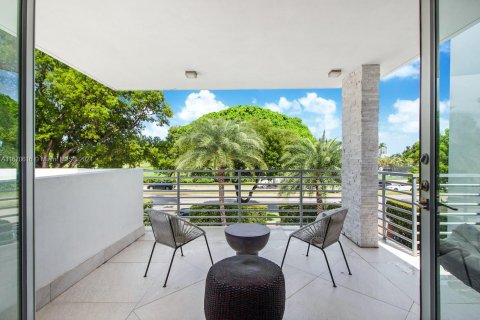 Casa en venta en Miami Beach, Florida, 4 dormitorios, 272.95 m2 № 1391547 - foto 18