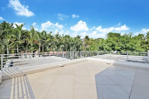 Casa en venta en Miami Beach, Florida, 4 dormitorios, 272.95 m2 № 1391547 - foto 16