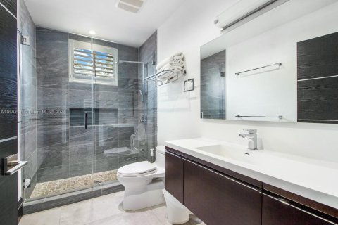 Casa en venta en Miami Beach, Florida, 4 dormitorios, 272.95 m2 № 1391547 - foto 15