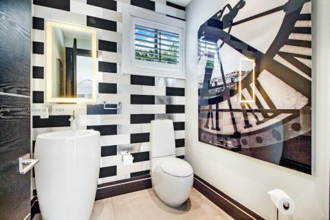 Casa en venta en Miami Beach, Florida, 4 dormitorios, 272.95 m2 № 1391547 - foto 8