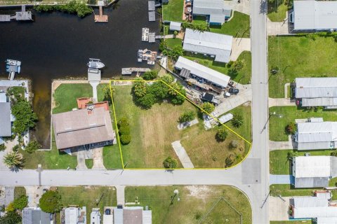 Terreno en venta en Hudson, Florida № 1336475 - foto 1