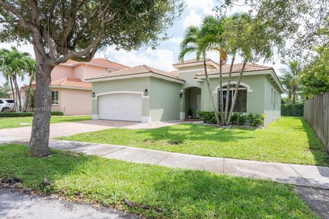 House in Homestead, Florida 3 bedrooms, 144 sq.m. № 1325993 - photo 2