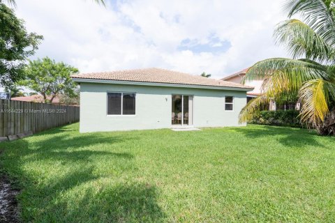 House in Homestead, Florida 3 bedrooms, 144 sq.m. № 1325993 - photo 17