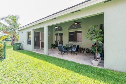 House in Homestead, Florida 3 bedrooms, 144 sq.m. № 1325993 - photo 16