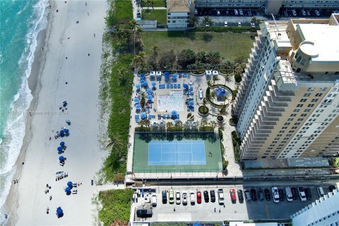 Condominio en venta en Hallandale Beach, Florida, 2 dormitorios, 181.62 m2 № 1030785 - foto 23