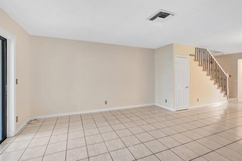 Condominio en venta en Royal Palm Beach, Florida, 3 dormitorios, 111.48 m2 № 1040673 - foto 4