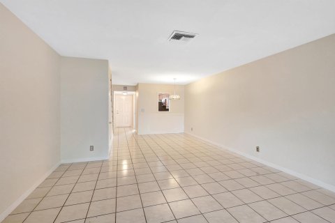 Copropriété à vendre à Royal Palm Beach, Floride: 3 chambres, 111.48 m2 № 1040673 - photo 5