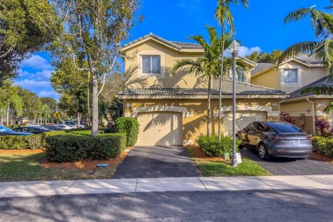 Townhouse in Weston, Florida 4 bedrooms, 171.96 sq.m. № 1072297 - photo 1