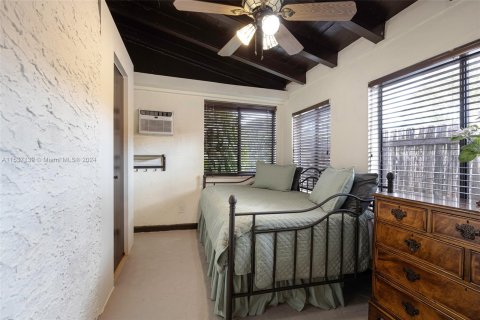 Casa en venta en Biscayne Park, Florida, 4 dormitorios, 321.35 m2 № 1033189 - foto 28