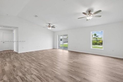 Villa ou maison à vendre à Cape Coral, Floride: 4 chambres, 164.16 m2 № 1331817 - photo 7