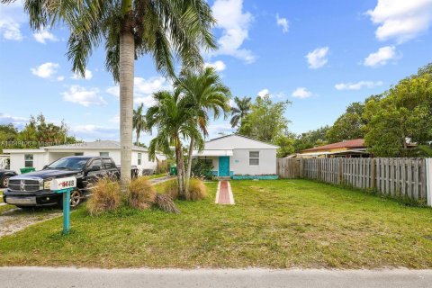 Villa ou maison à vendre à Dania Beach, Floride: 1 chambre, 62.43 m2 № 1331792 - photo 2