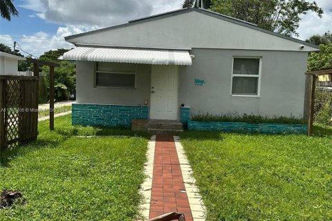 Casa en venta en Dania Beach, Florida, 1 dormitorio, 62.43 m2 № 1331792 - foto 3