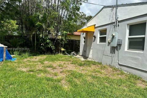 House in Dania Beach, Florida 1 bedroom, 62.43 sq.m. № 1331792 - photo 5