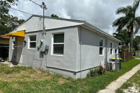 House in Dania Beach, Florida 1 bedroom, 62.43 sq.m. № 1331792 - photo 6