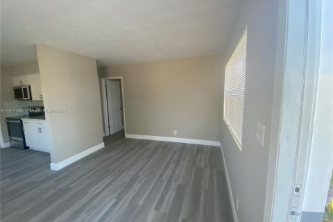 Immobilier commercial à vendre à Hollywood, Floride: 353.21 m2 № 1067648 - photo 5