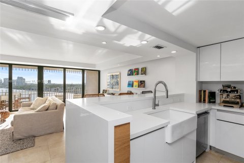 Condominio en venta en Miami, Florida, 2 dormitorios, 152.55 m2 № 1332878 - foto 15