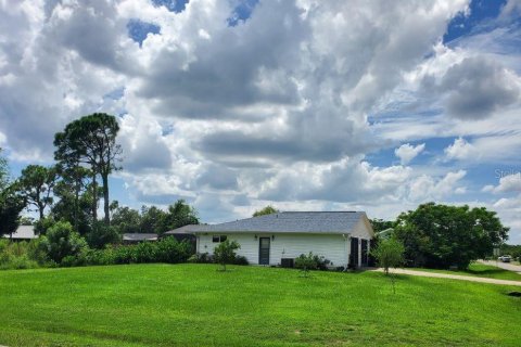 House in Punta Gorda, Florida 3 bedrooms, 135.73 sq.m. № 1358310 - photo 28