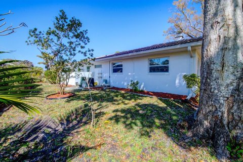 Villa ou maison à louer à Sarasota, Floride: 3 chambres, 202.16 m2 № 1358309 - photo 8