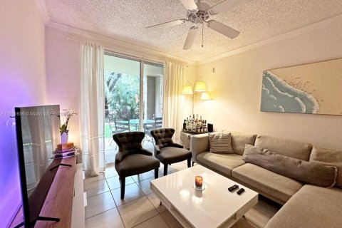 Condominio en venta en Sunny Isles Beach, Florida, 1 dormitorio, 68.84 m2 № 1233721 - foto 6