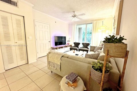 Condominio en venta en Sunny Isles Beach, Florida, 1 dormitorio, 68.84 m2 № 1233721 - foto 8
