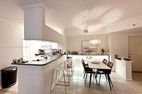 Condominio en venta en Sunny Isles Beach, Florida, 1 dormitorio, 68.84 m2 № 1233721 - foto 11