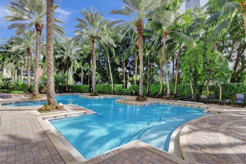 Condominio en venta en Sunny Isles Beach, Florida, 1 dormitorio, 68.84 m2 № 1233721 - foto 1