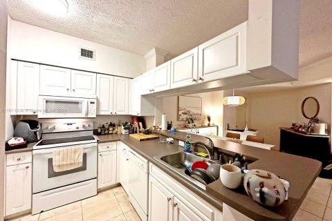 Condominio en venta en Sunny Isles Beach, Florida, 1 dormitorio, 68.84 m2 № 1233721 - foto 14