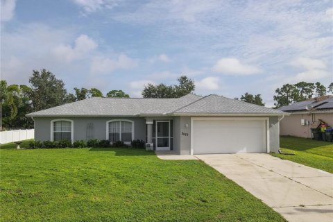 House in North Port, Florida 3 bedrooms, 115.2 sq.m. № 1352417 - photo 1