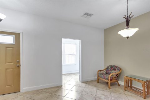 House in Orlando, Florida 3 bedrooms, 178.37 sq.m. № 1397981 - photo 3