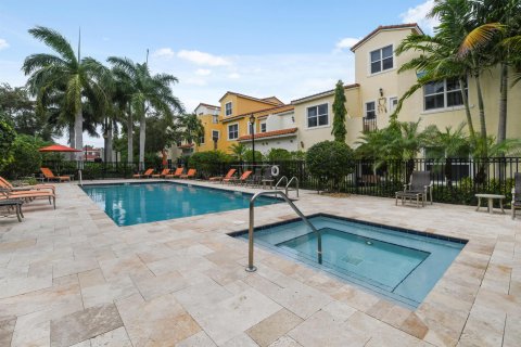 Townhouse in West Palm Beach, Florida 3 bedrooms, 171.31 sq.m. № 1045539 - photo 3