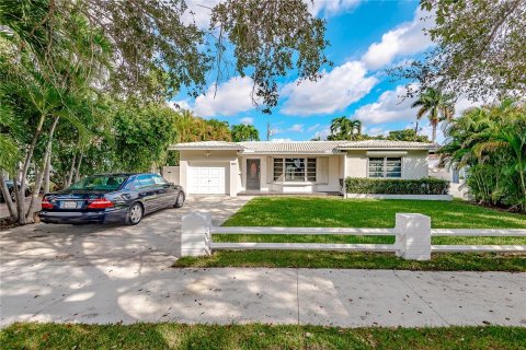 Villa ou maison à vendre à Hollywood, Floride: 3 chambres, 221.39 m2 № 1045619 - photo 27