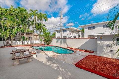 Casa en venta en Hollywood, Florida, 3 dormitorios, 221.39 m2 № 1045619 - foto 1