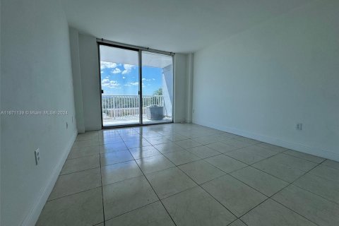 Condo in Miami, Florida, 2 bedrooms  № 1394295 - photo 15