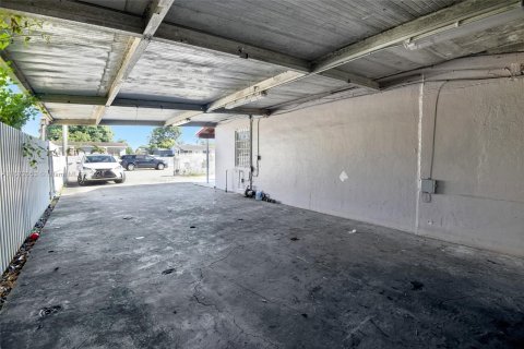 Villa ou maison à vendre à Opa-locka, Floride: 3 chambres, 154.31 m2 № 1394256 - photo 5