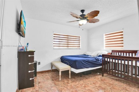 Villa ou maison à vendre à Opa-locka, Floride: 3 chambres, 154.31 m2 № 1394256 - photo 20