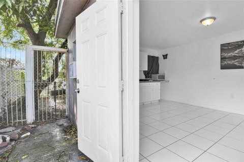 House in Opa-locka, Florida 3 bedrooms, 154.31 sq.m. № 1394256 - photo 29