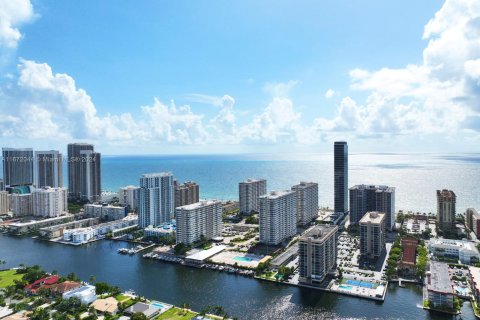 Condominio en venta en Hallandale Beach, Florida, 1 dormitorio, 74.14 m2 № 1394254 - foto 30