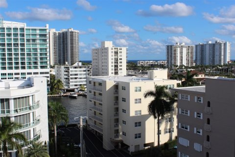 Condo in Fort Lauderdale, Florida, 2 bedrooms  № 1035858 - photo 15