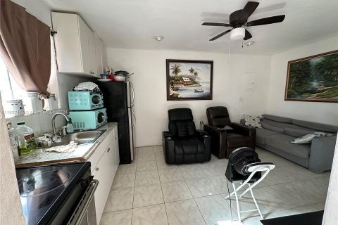 Immobilier commercial à vendre à Miami, Floride: 143.81 m2 № 1345743 - photo 9