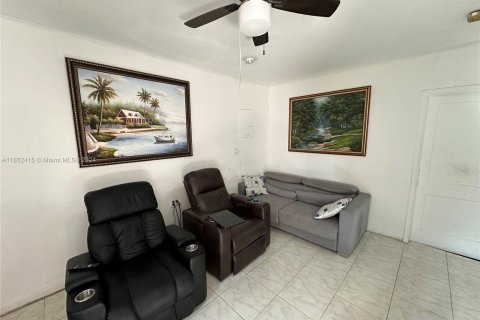 Immobilier commercial à vendre à Miami, Floride: 143.81 m2 № 1345743 - photo 11