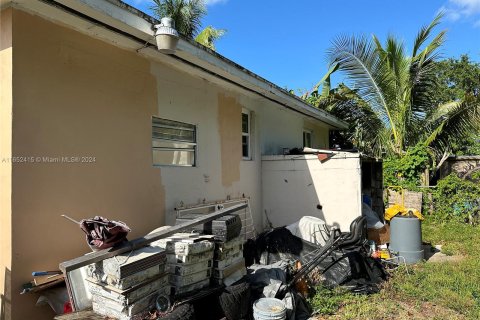 Propiedad comercial en venta en Miami, Florida, 143.81 m2 № 1345743 - foto 6