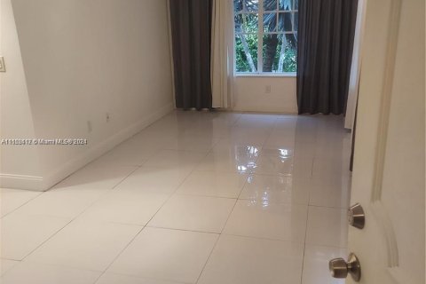 Copropriété à louer à Miami Beach, Floride: 2 chambres, 74.32 m2 № 1345744 - photo 3