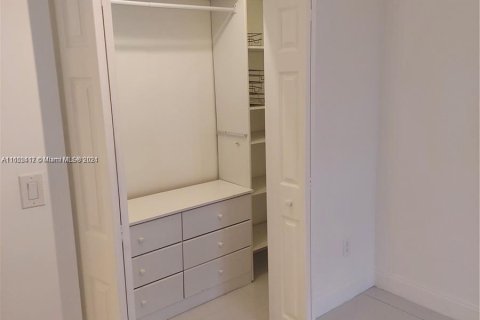 Copropriété à louer à Miami Beach, Floride: 2 chambres, 74.32 m2 № 1345744 - photo 11