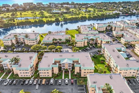 Condo in Boynton Beach, Florida, 2 bedrooms  № 1079753 - photo 8