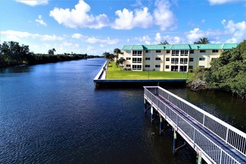 Condominio en venta en Boynton Beach, Florida, 2 dormitorios, 111.48 m2 № 1079753 - foto 15