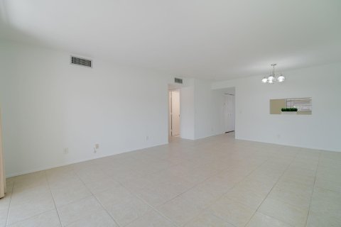 Copropriété à vendre à Royal Palm Beach, Floride: 2 chambres, 97.36 m2 № 1065491 - photo 27